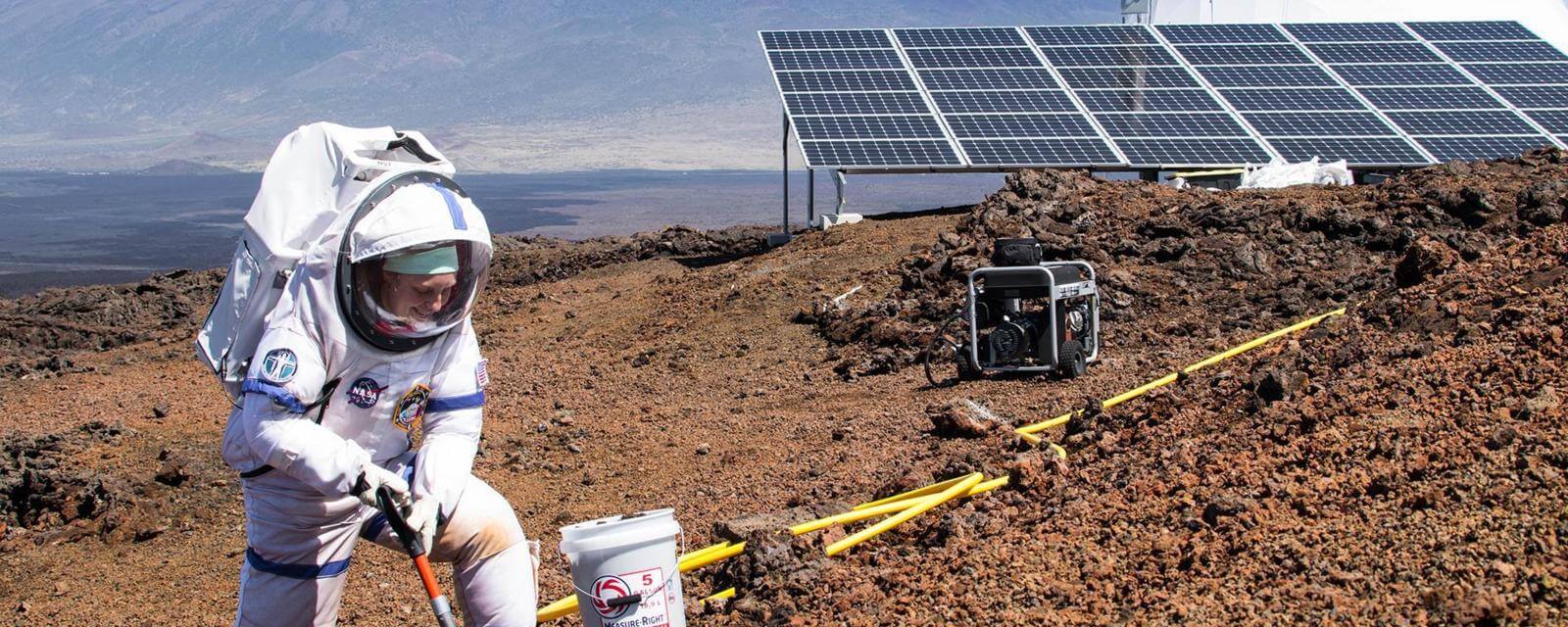 На что похож обычный день космонавта на орбите? Жизнь в космосе не такая, как на Земле, хотя, что-то похожее есть. Фото.