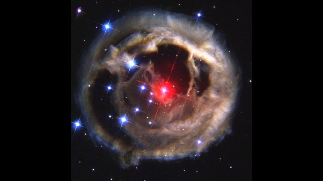 В 2022 году ночное небо может озариться светом красной сверхновой. Фото.