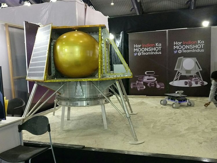 5 финалистов конкурса Google Lunar X Prize, которые отправятся на Луну в этом году. И ее же посадочный модуль. Фото.