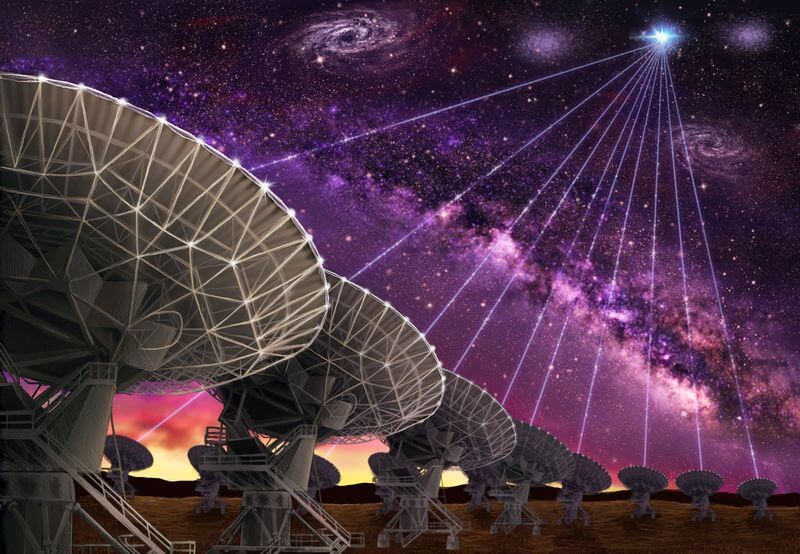 Астрономы нашли источник загадочных радиосигналов. Тарелки телескопа Very Large Array, направленные в один и тот же участок космоса. Фото.