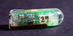 Создан крошечный генератор, вырабатывающий энергию из желудочного сока. Фото.