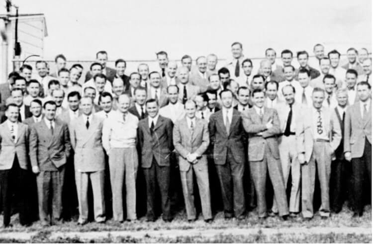 NASA тайно нанимало бывших гитлеровских ученых после Второй мировой войны. Гитлеровцы работали на NASA. NASA тайно нанимало бывших гитлеровских ученых после Второй мировой войны. Гитлеровцы работали на NASA. Фото.