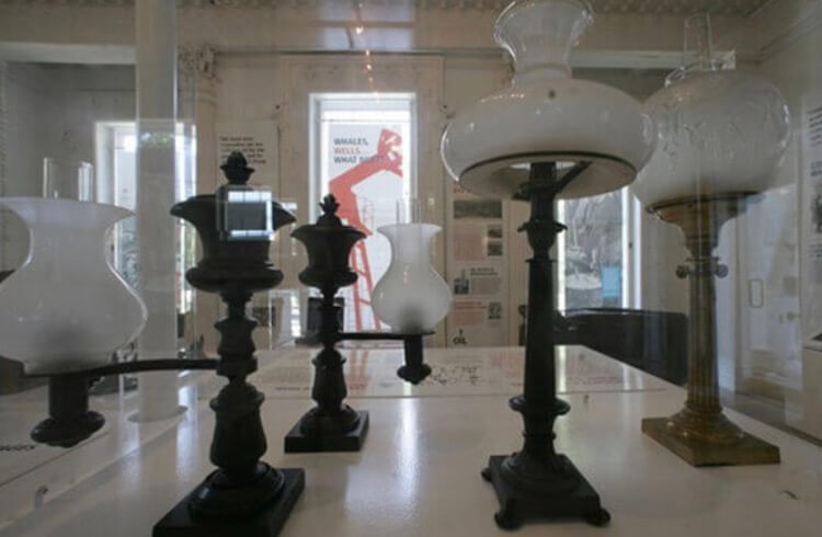 Использование китового жира на спутниках. Иногда не все было гладко. Использование китового жира на спутниках. Иногда не все было гладко. Фото.