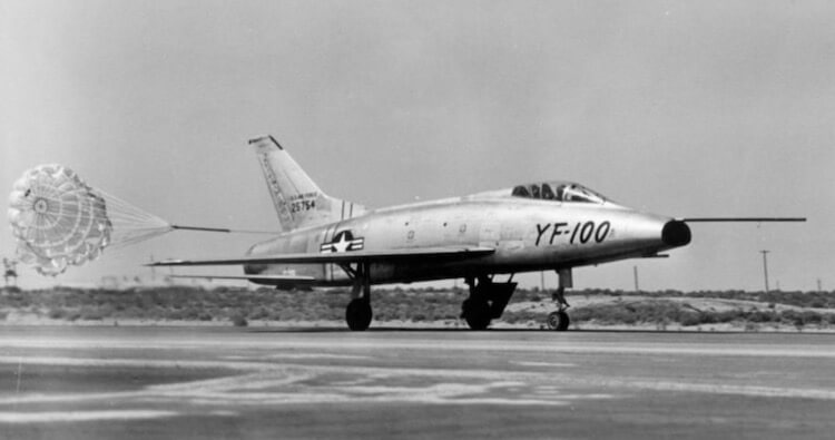 Быстрые самолеты любят не только космонавты. Фото.