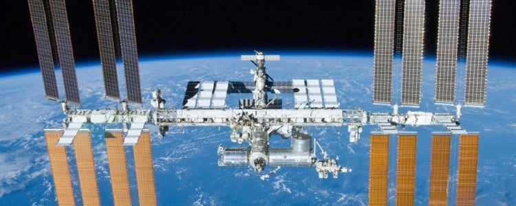 Почему космонавтам нельзя напиваться в космосе? И все же, она красивая! Фото.