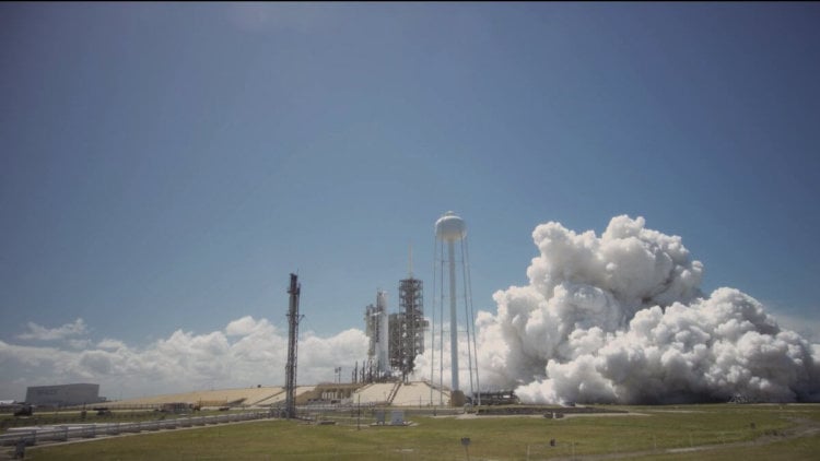 SpaceX повторно запустит первую ступень ракеты Falcon 9. Фото.