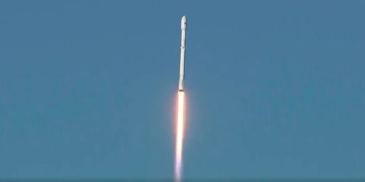 Повторный запуск ракеты SpaceX прошёл успешно. Фото.