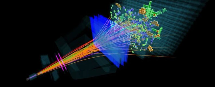 С помощью большого адронного коллайдера ученые открыли 5 новых субатомных частиц. Фото.