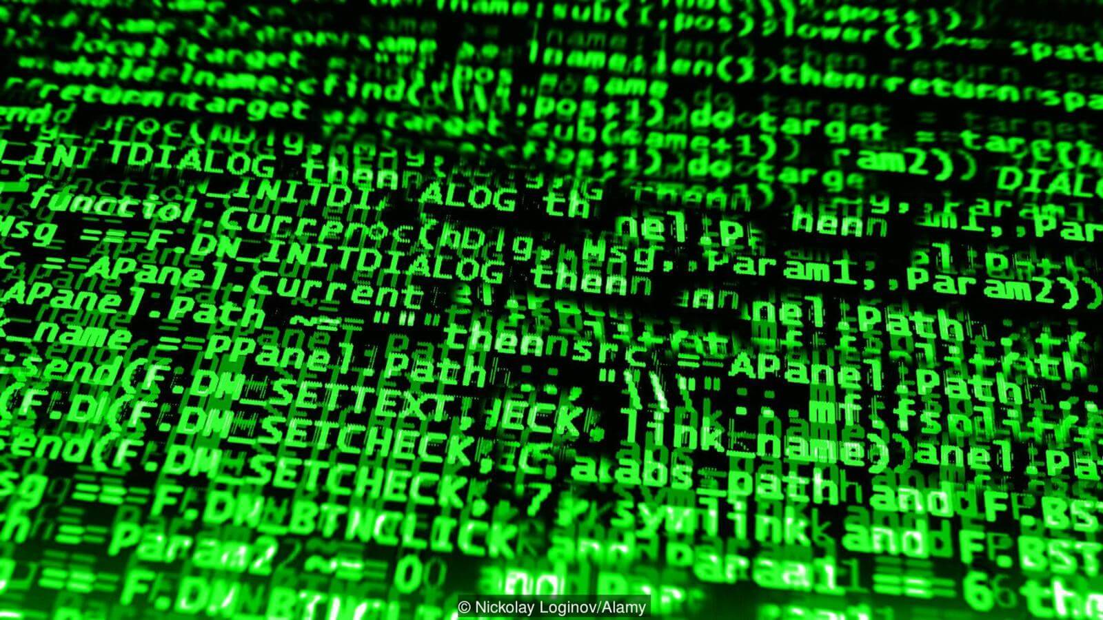 Строки кода везде. Фото.