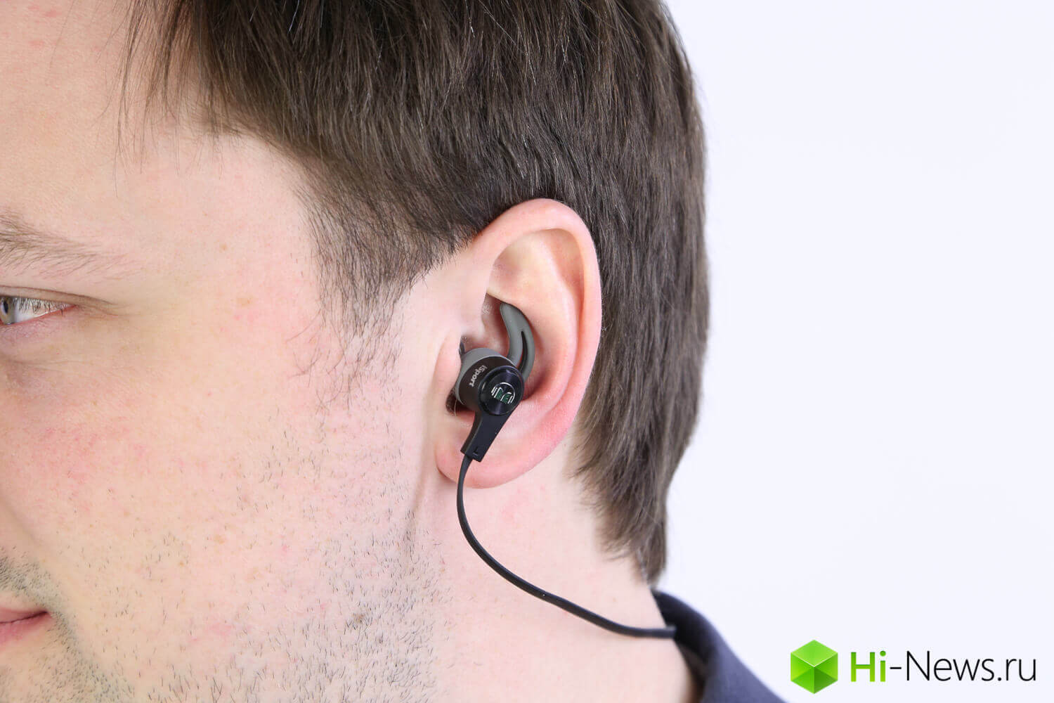 Какие Bluetooth-наушники лучше выбрать для занятий спортом?. Фото.