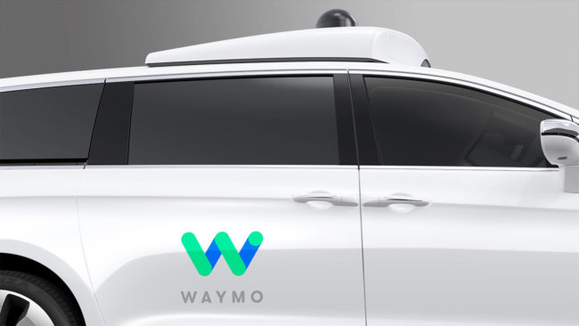 Waymo приглашает обычных людей покататься на минивэнах с автопилотом. Фото.