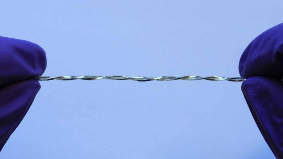 Американские учёные создали эластичные сенсорные волокна. Фото.