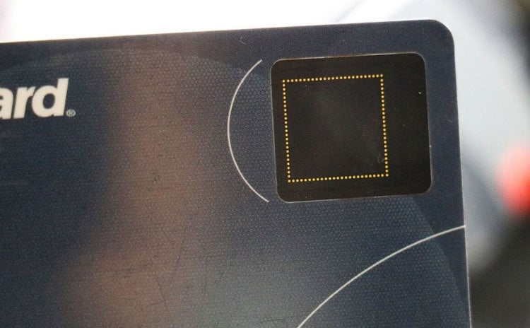 Компания Master Card выпустила тестовую партию биометрических карт. Фото.