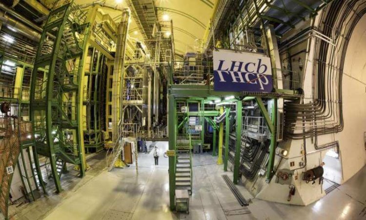 LHCb нашел новые намеки на возможные отклонения от Стандартной модели. Фото.