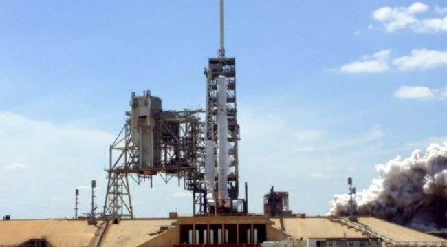 SpaceX отправит на орбиту шпионский спутник военной разведки США. Фото.