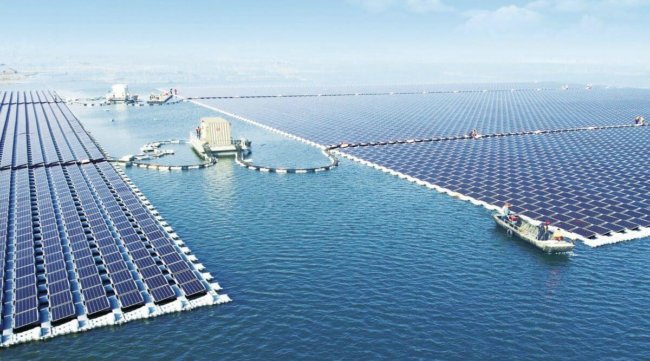 В Китае заработала крупнейшая в мире плавучая солнечная электростанция. Фото.
