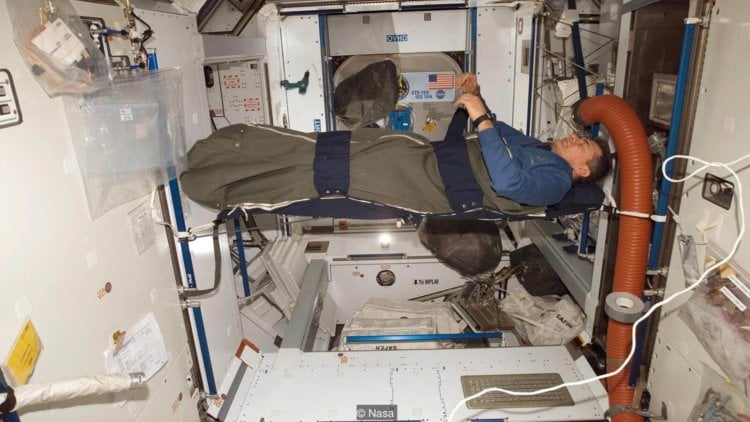 Как обеспечить космонавтам лучший сон? Фото.