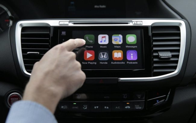 Тим Кук признался, что Apple работает над автомобильным автопилотом. Фото.