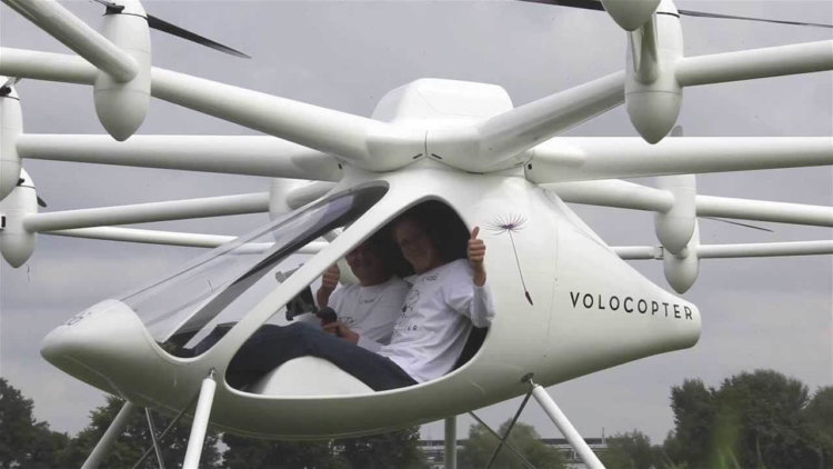 Испытания летающего такси Volocopter начнутся в этом году. Фото.