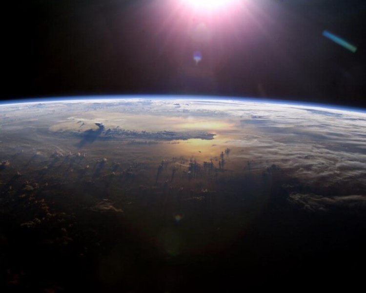 Можно ли спасти Землю, передвинув ее подальше от Солнца? Фото.