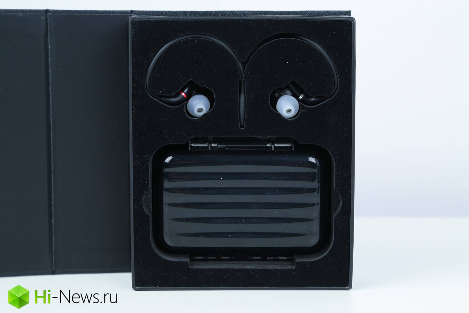 Dunu DN-2002 против DK-3001: что выбрать?. Характеристики Dunu DK-3001.. Фото.