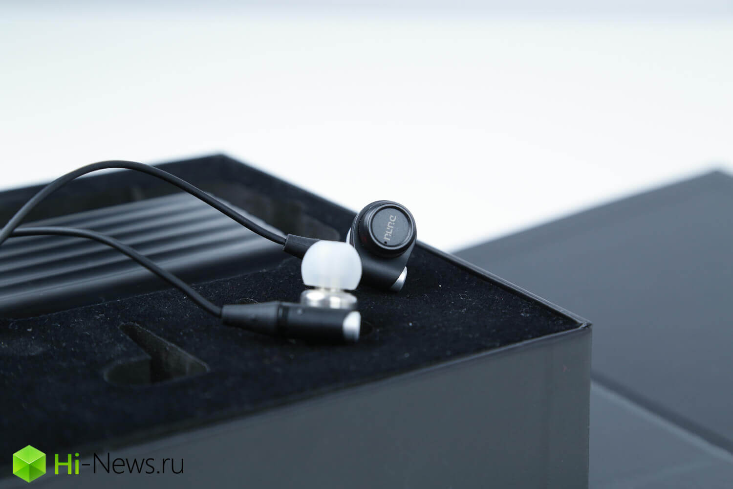 Dunu DN-2002 против DK-3001: что выбрать?. Внешний вид.. Фото.