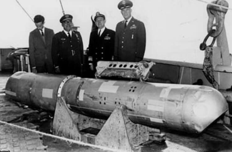 С водородными бомбами тоже бывают инциденты. Фото.