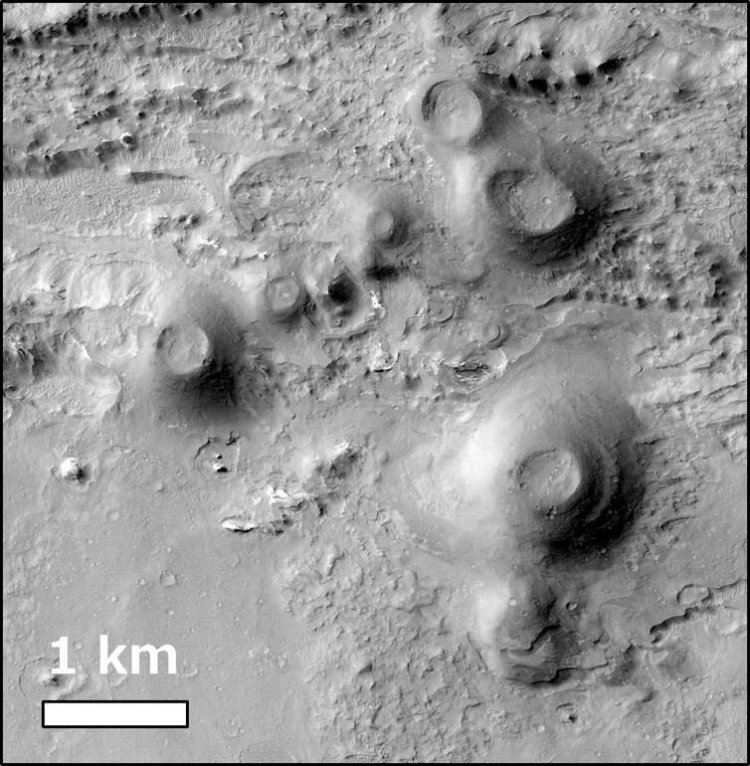 Молодые вулканы Марса могли поддерживать жизнь. В поисках небольших вулканов. Фото.