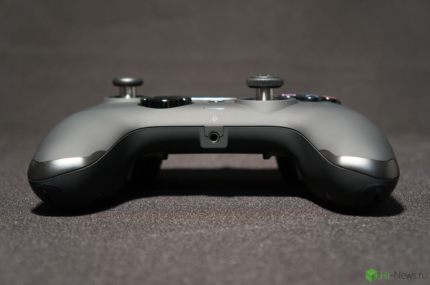 Обзор профессионального игрового контроллера Nacon Revolution Pro Controller.. Фото.