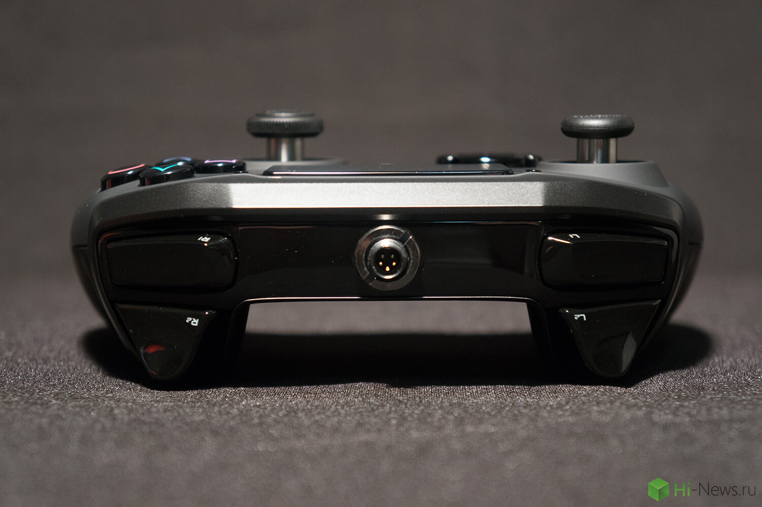 Обзор профессионального игрового контроллера Nacon Revolution Pro Controller.. Фото.
