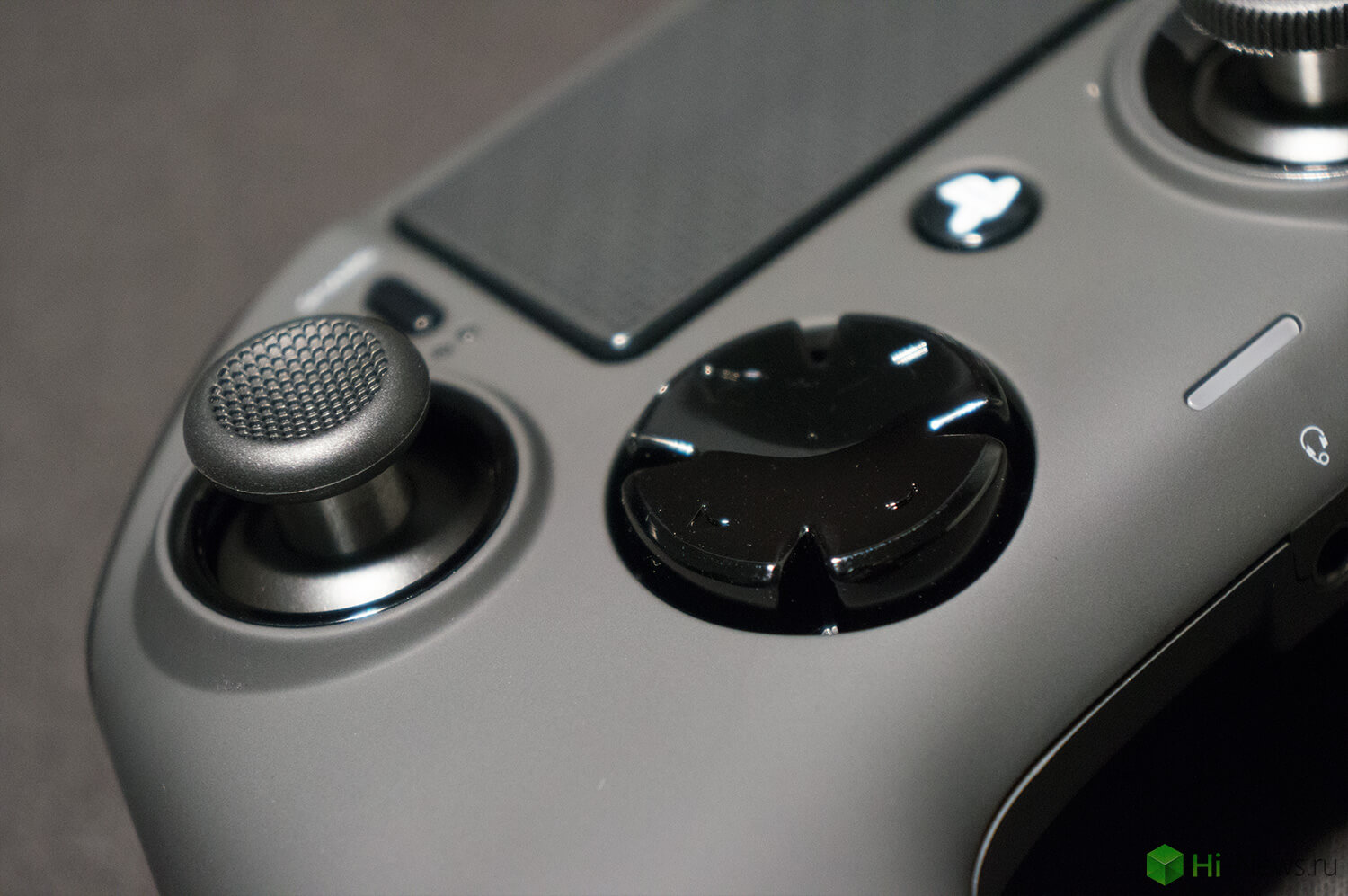 Обзор профессионального игрового контроллера Nacon Revolution Pro Controller.. Фото.