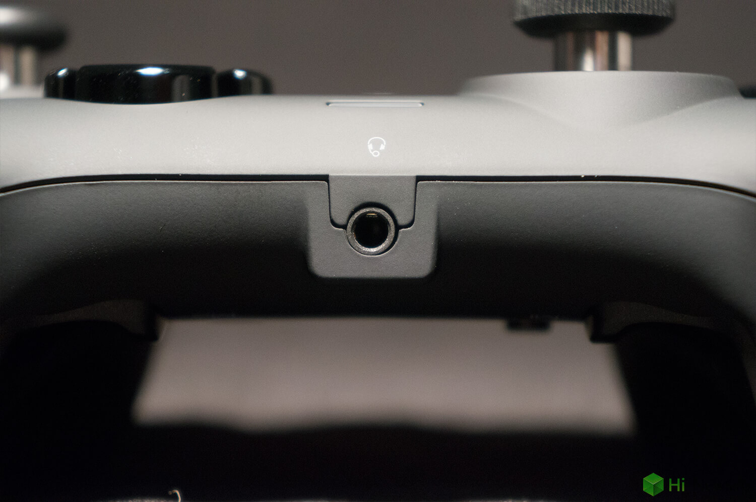 Обзор профессионального игрового контроллера Nacon Revolution Pro Controller.. Фото.