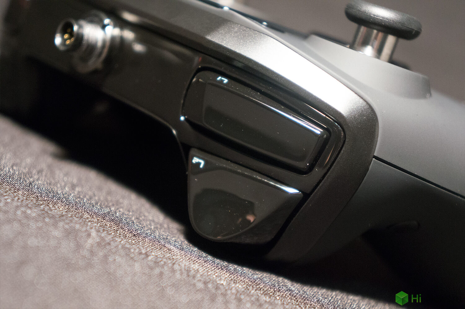 Обзор профессионального игрового контроллера Nacon Revolution Pro Controller.. Фото.