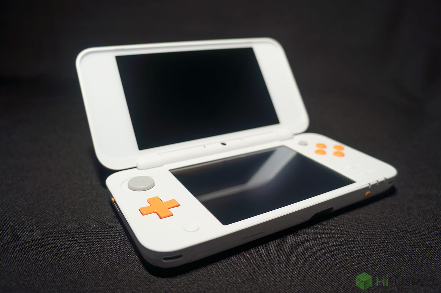 Обзор игровой консоли New Nintendo 2DS XL.. Фото.