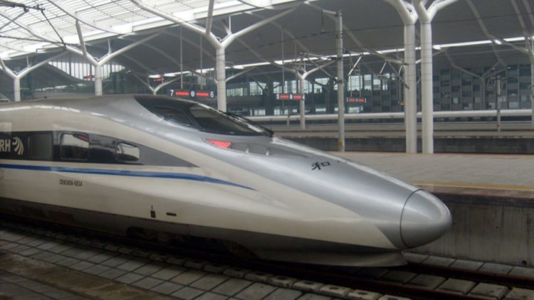 В метро Пекина начались испытания поезда на магнитной подушке. Фото.