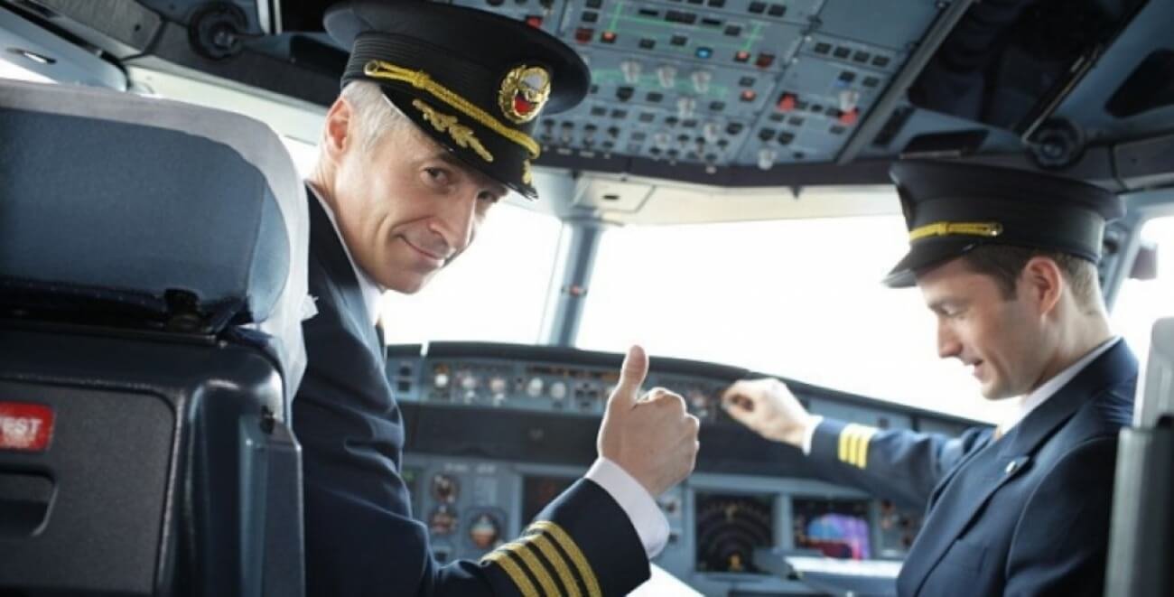 Создана сенсорная футболка, позволяющая научиться управлять самолетом. Фото.