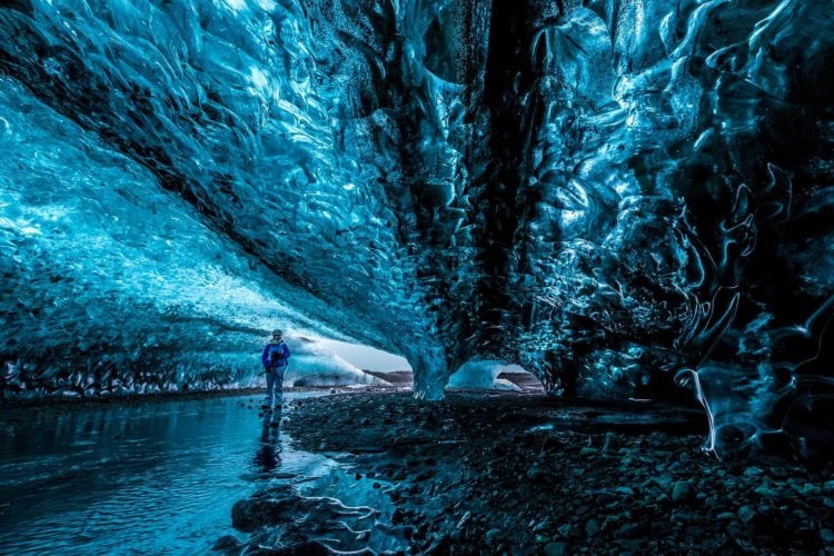 Теплые антарктические пещеры прячут тайную жизнь. Фото.