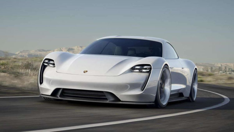 Porsche выпустит первый электрокар на год раньше запланированного срока. Фото.