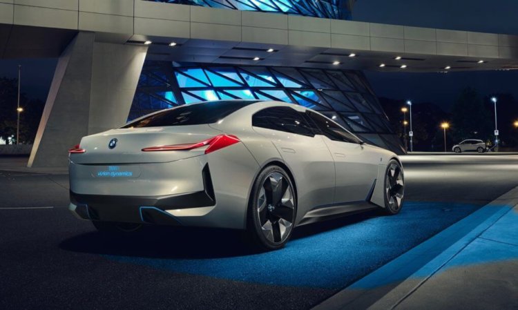 BMW представила конкурента Tesla Model S. Фото.