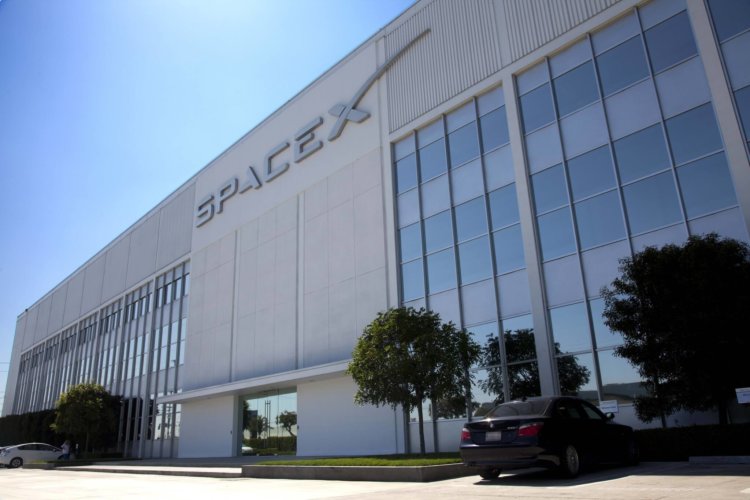 SpaceX объявила о начале третьего этапа в конкурсе кабин Hyperloop. Фото.