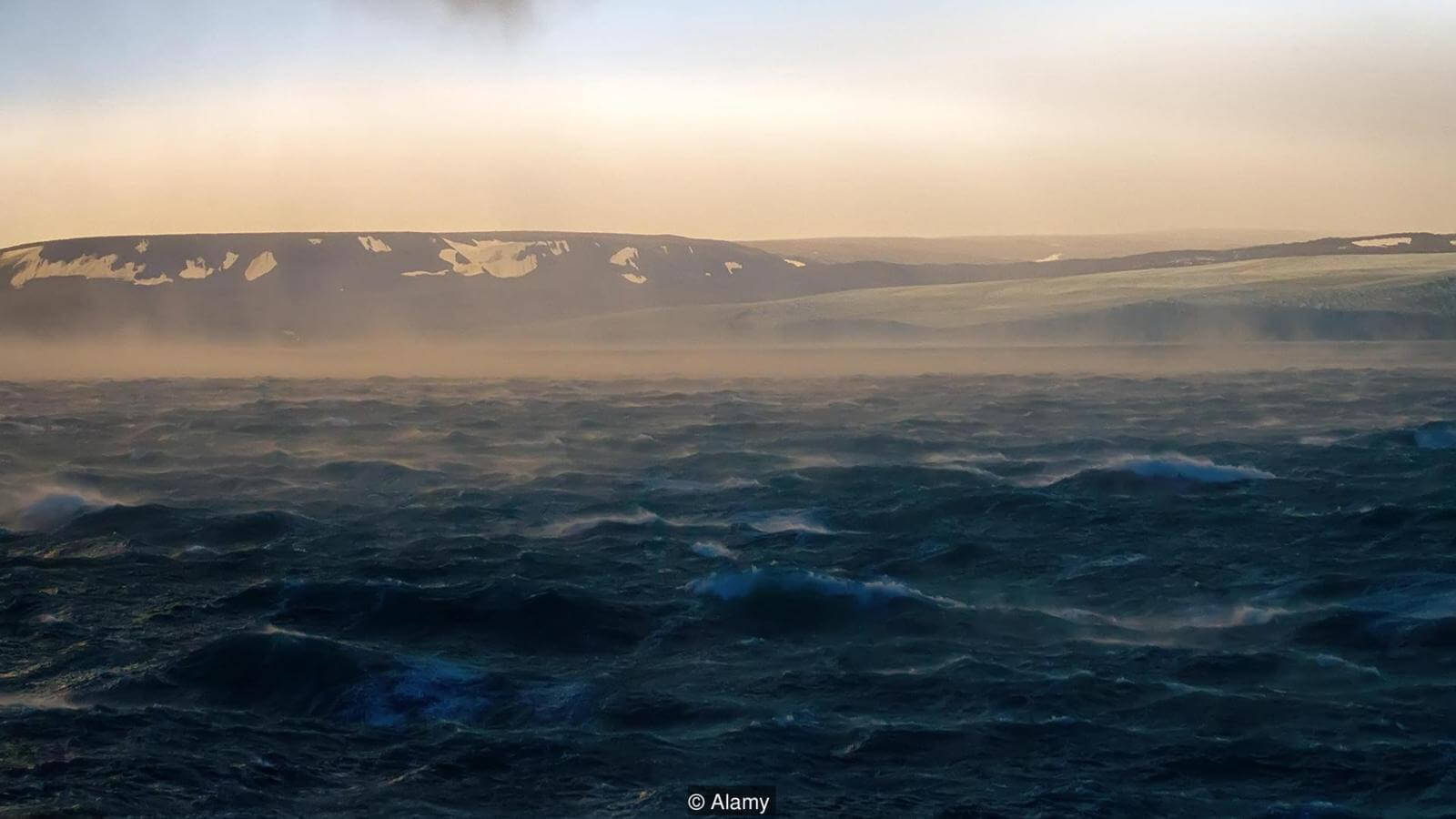 А таких условиях тоже взрывали бомбы. Фото.