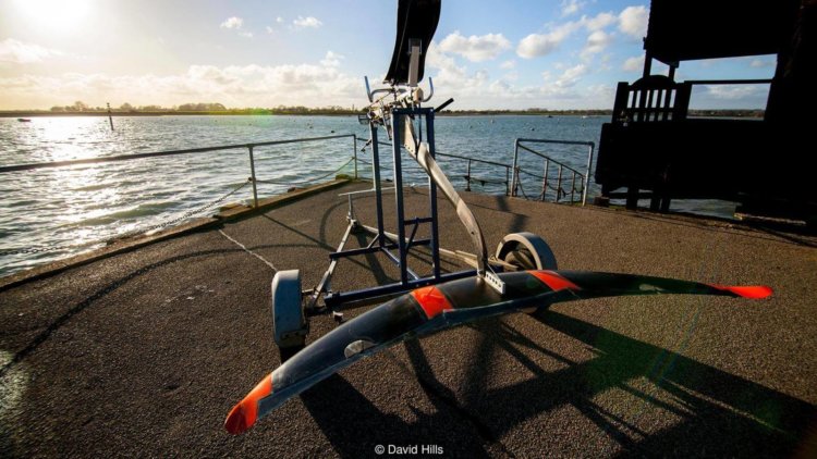 Как сделать самый быстрый в мире водный транспорт на педалях? Осталось только спустить на воду. Фото.