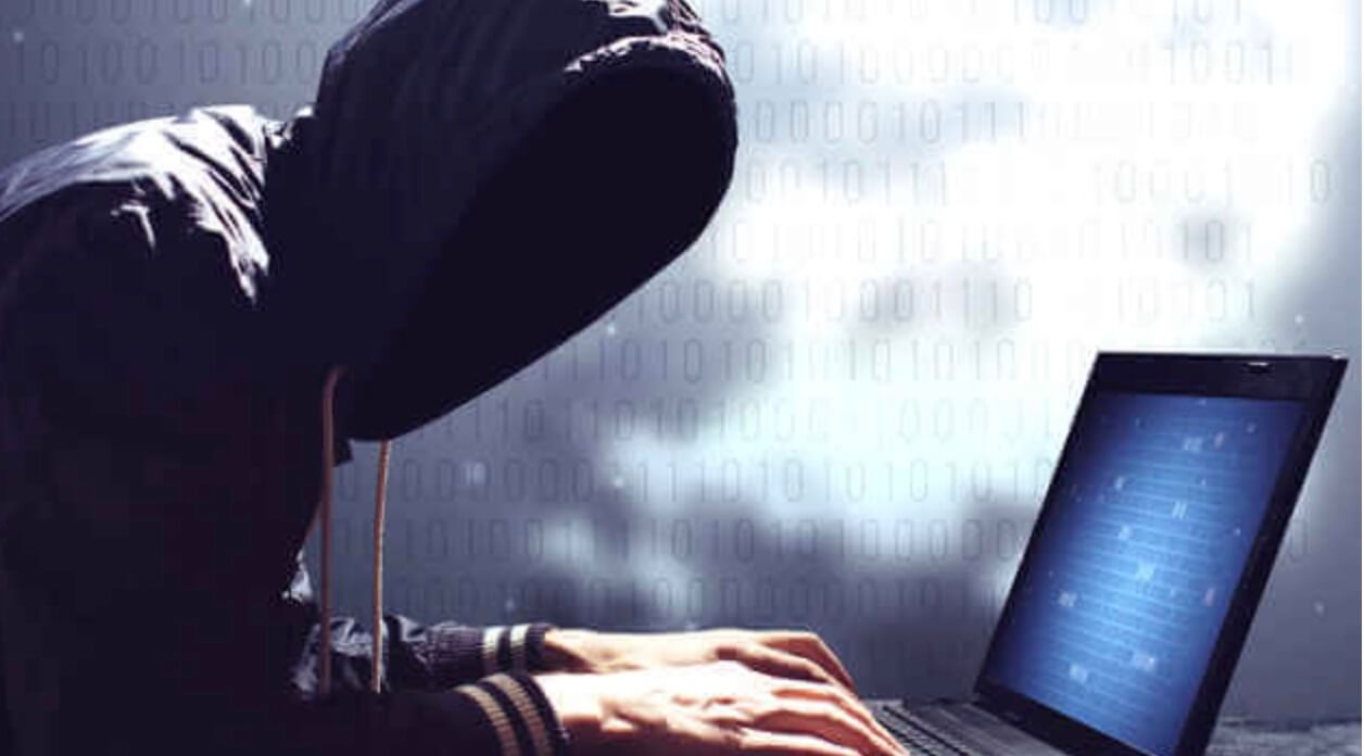 Интернет стал землей обетованной для злых людей. Чего только. не происходит в Интернете. Фото.