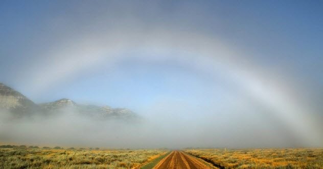 10 природных явлений, в существование которых вы не поверите. Белая радуга. Фото.