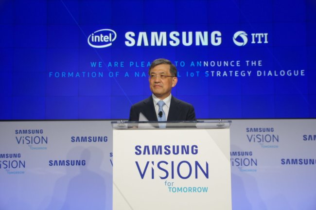 Генеральный директор Samsung Electronics подал в отставку, чтобы спасти компанию. Фото.