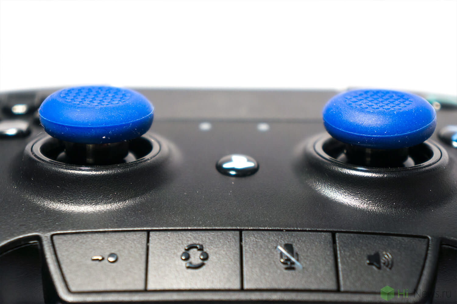 Обзор профессионального игрового контроллера Razer Raiju.. Фото.