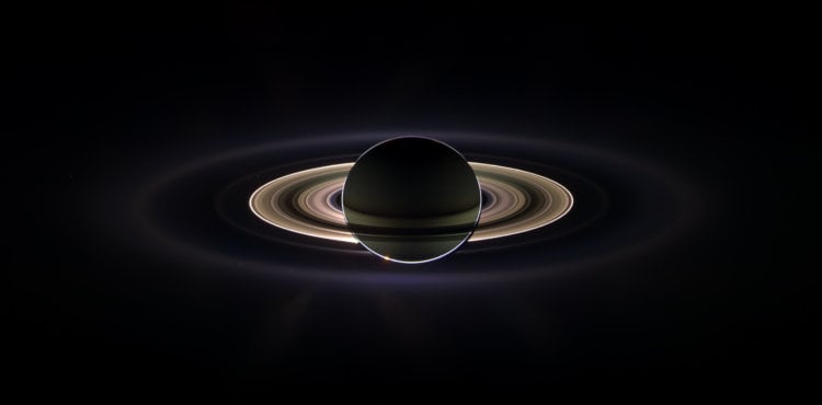 Природные радиоволны. Радиоволны могут исходить от Сатурна. Фото.