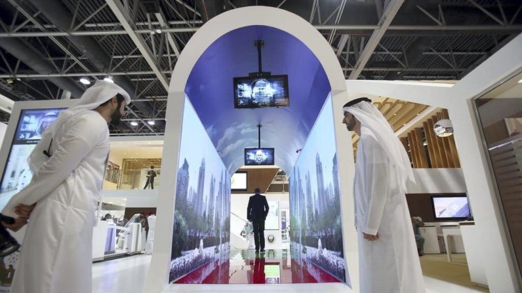 Дубайский аэропорт заменит сканеры трёхмерным видеотоннелем с рыбками. Фото.