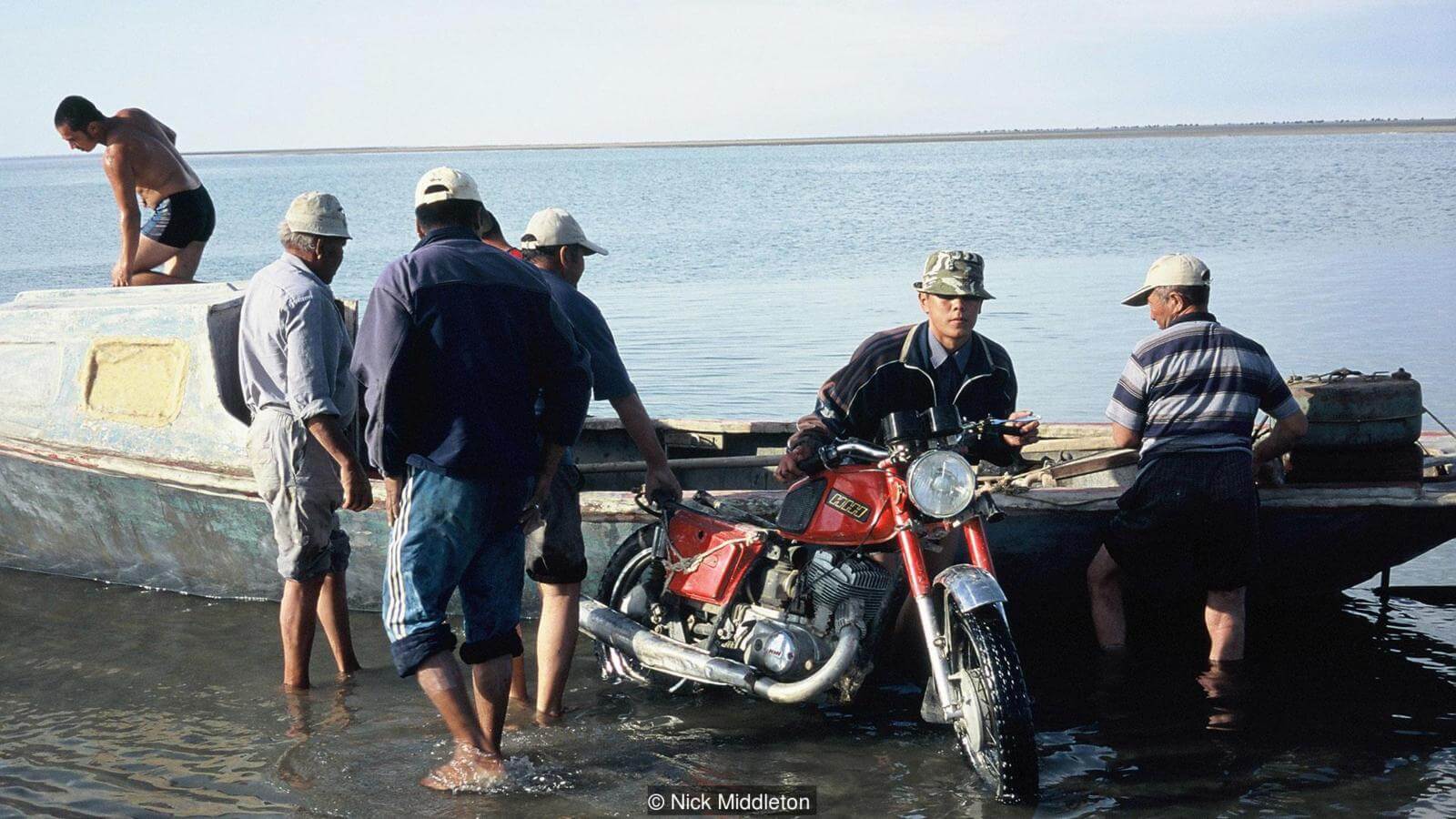 Общение и обсуждение. Фото.