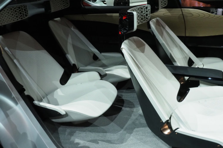 Электрокар Nissan IMx будет изучать своих пассажиров и общаться с ними. Фото.